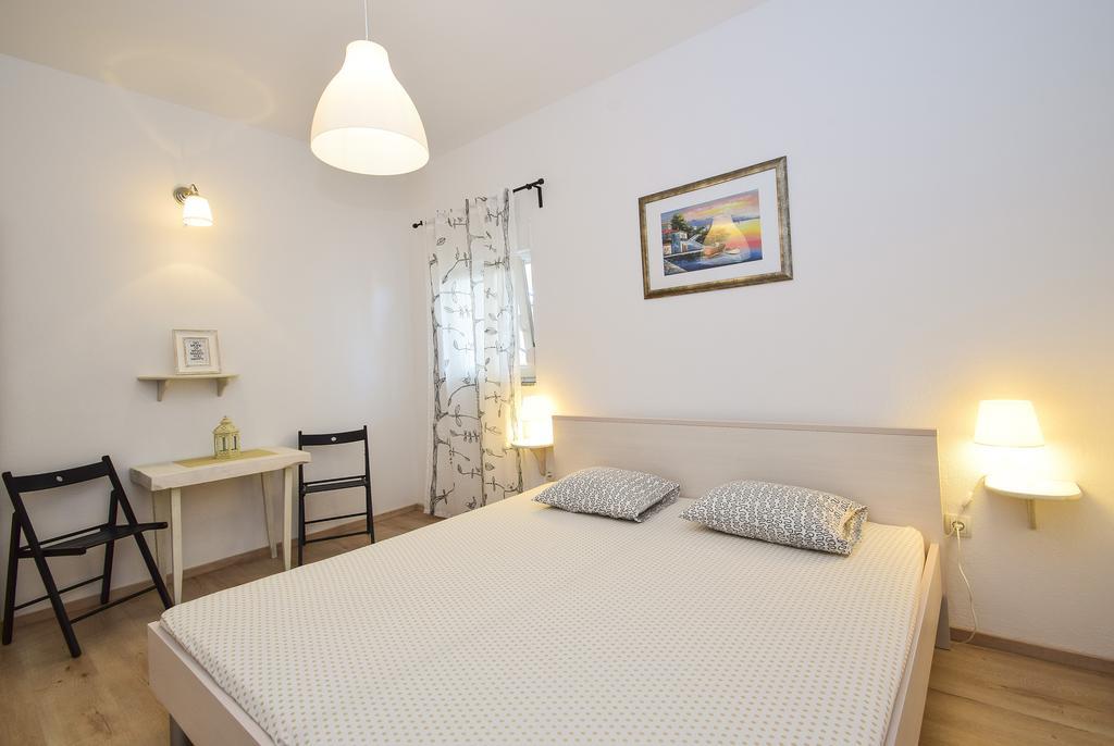 Amadrian Apartments Šibenik Buitenkant foto