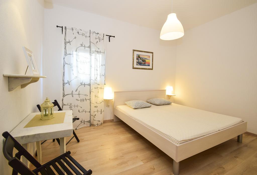 Amadrian Apartments Šibenik Buitenkant foto
