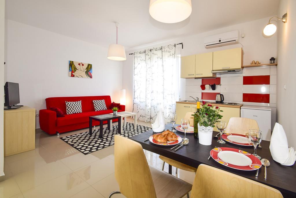 Amadrian Apartments Šibenik Buitenkant foto