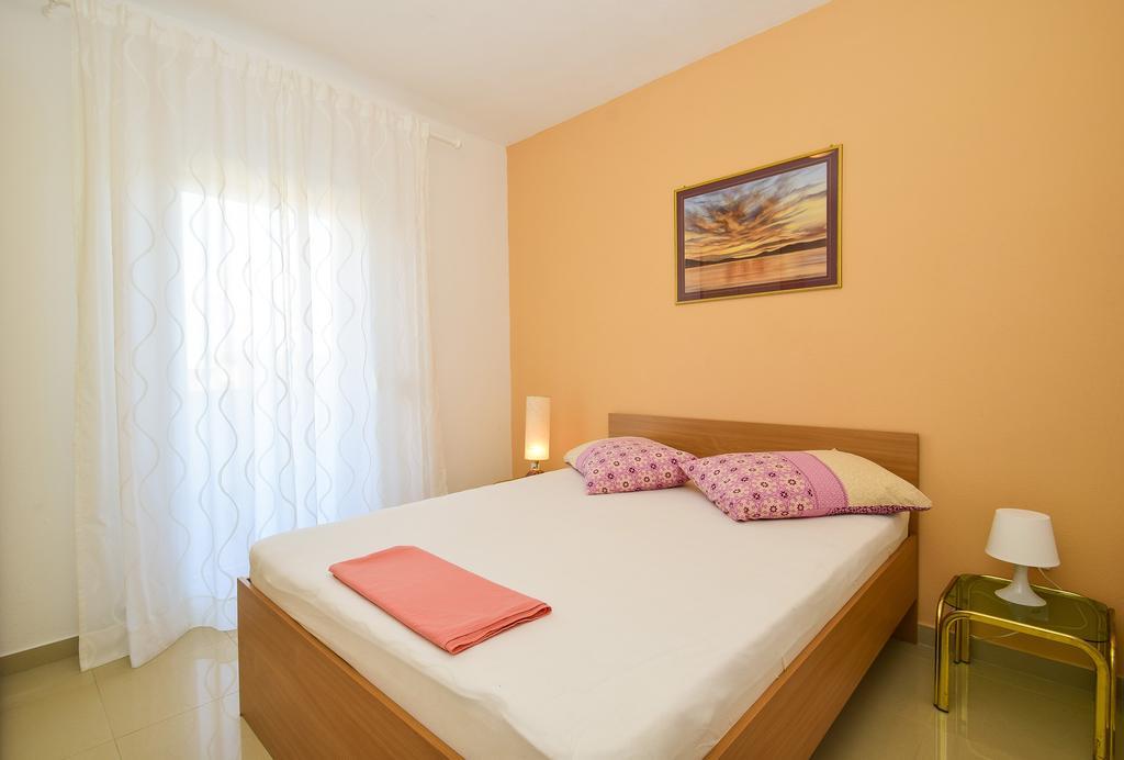 Amadrian Apartments Šibenik Buitenkant foto