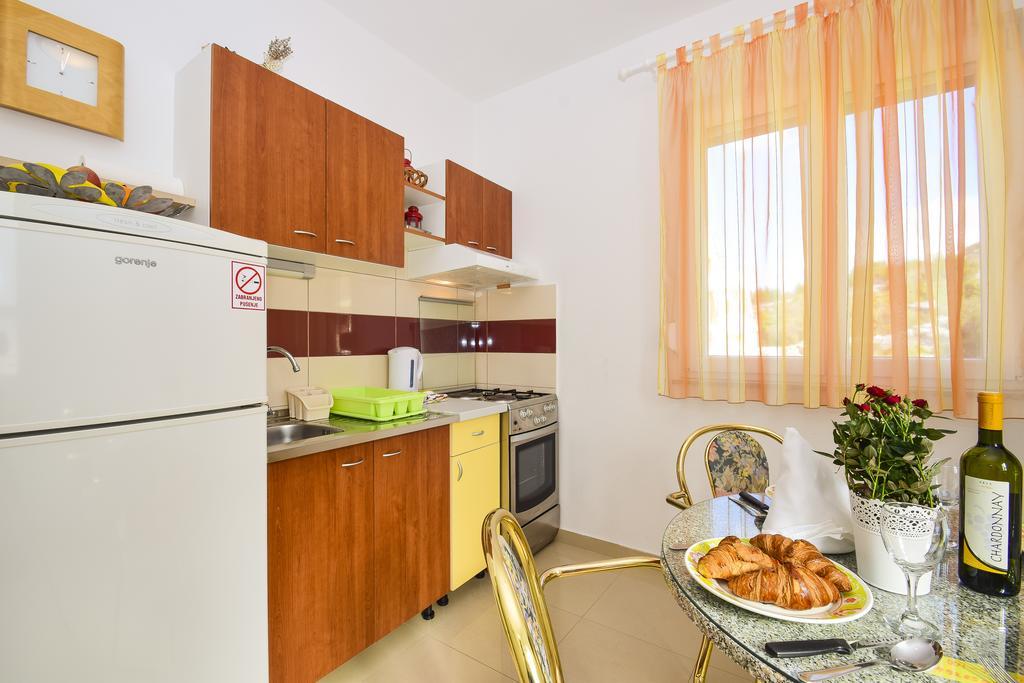 Amadrian Apartments Šibenik Kamer foto