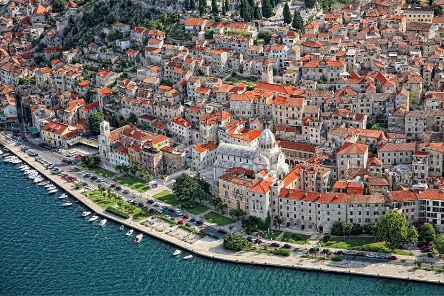 Amadrian Apartments Šibenik Buitenkant foto