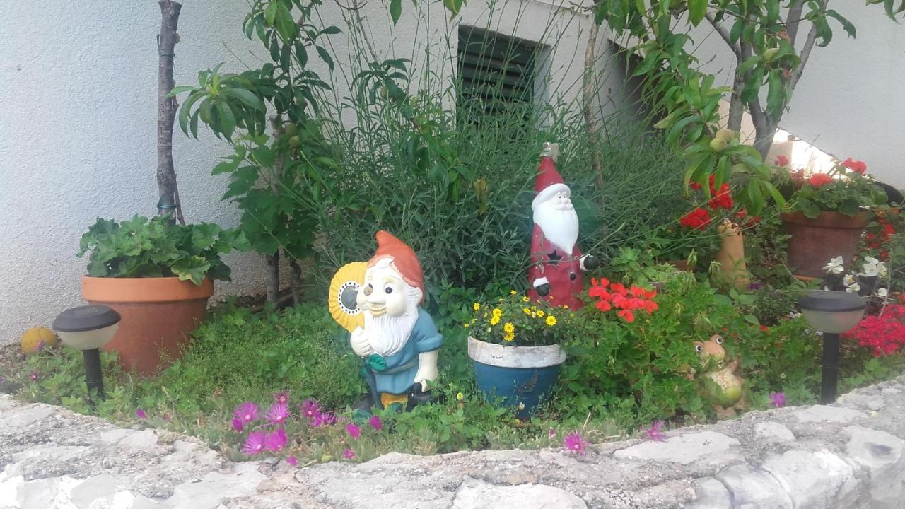 Amadrian Apartments Šibenik Buitenkant foto